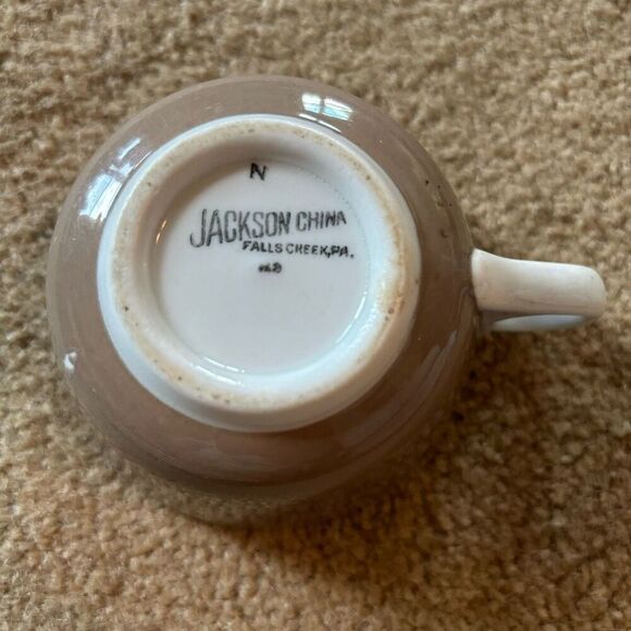 Jackson China Brown Cup With T In Red Diamond - Picture 6 of 9